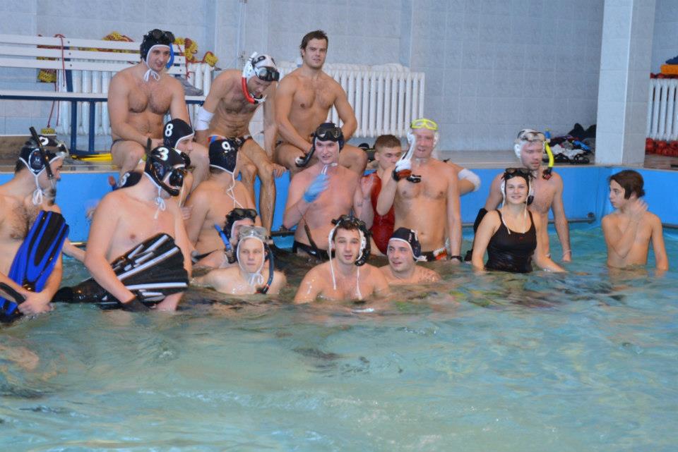 Hokej pod wodą Walenie Hydra XII 2012